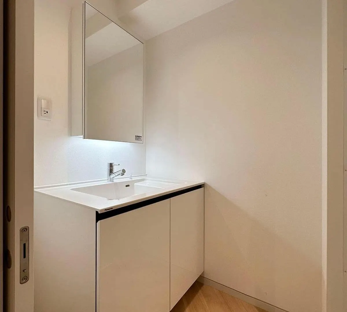 Bhotel Rijodori - Cozy Studio In City Center, Breakfast Included Hiroshima